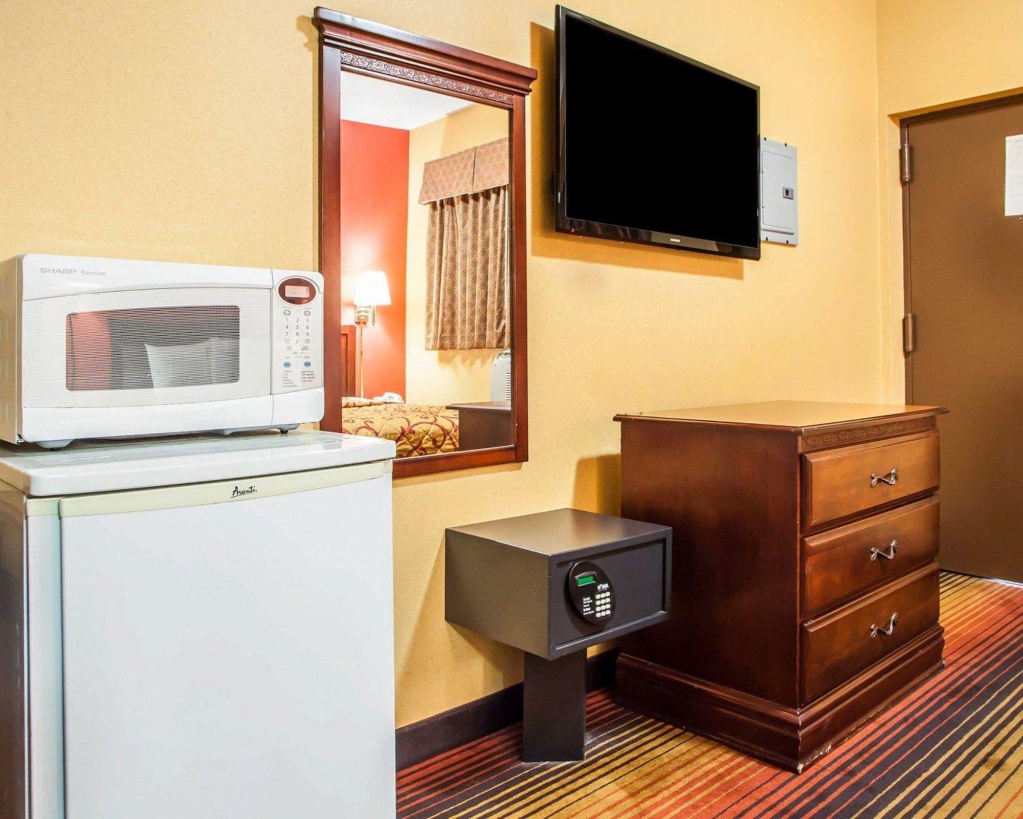Rodeway Inn Jersey City Bagian luar foto