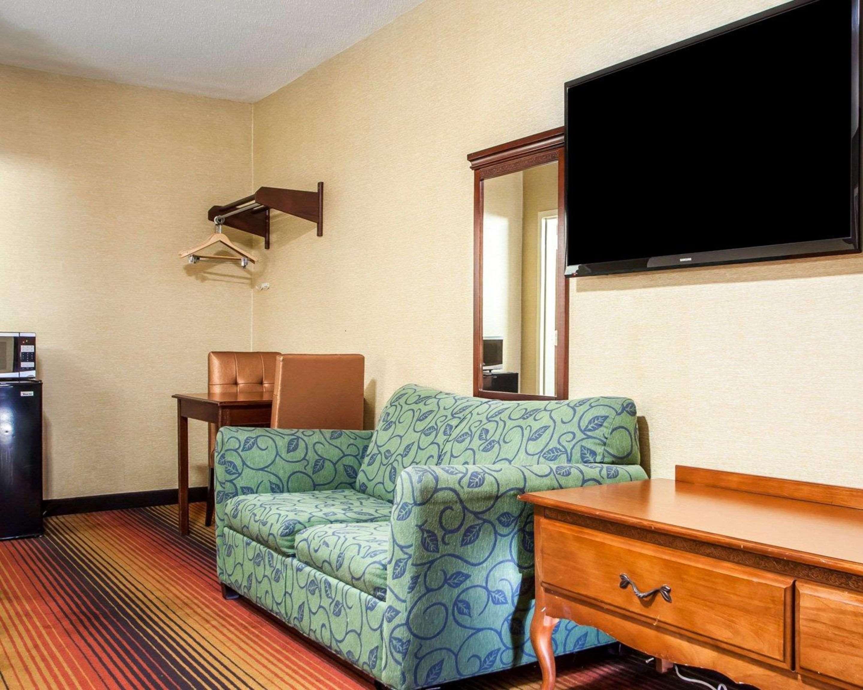 Rodeway Inn Jersey City Bagian luar foto