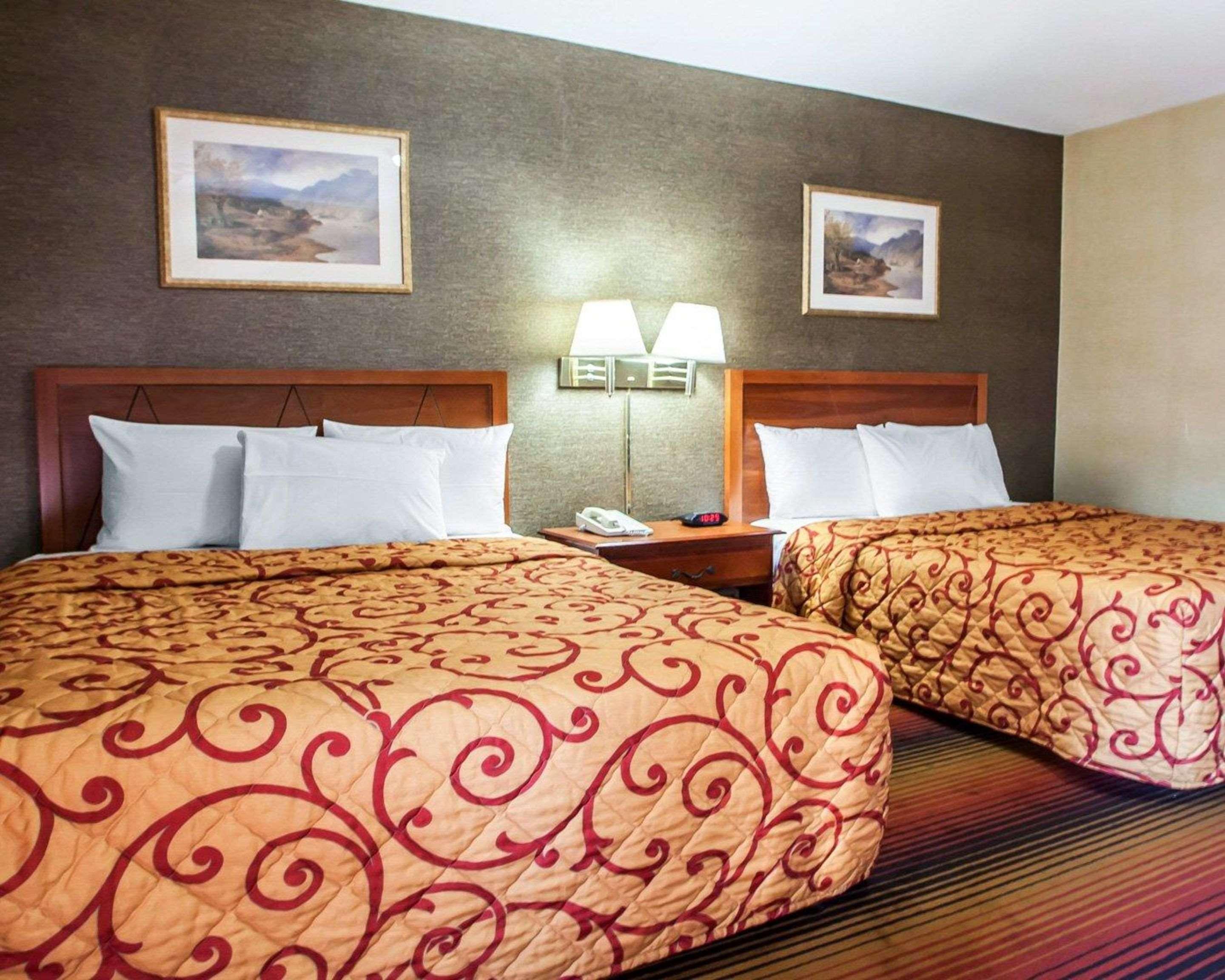 Rodeway Inn Jersey City Bagian luar foto