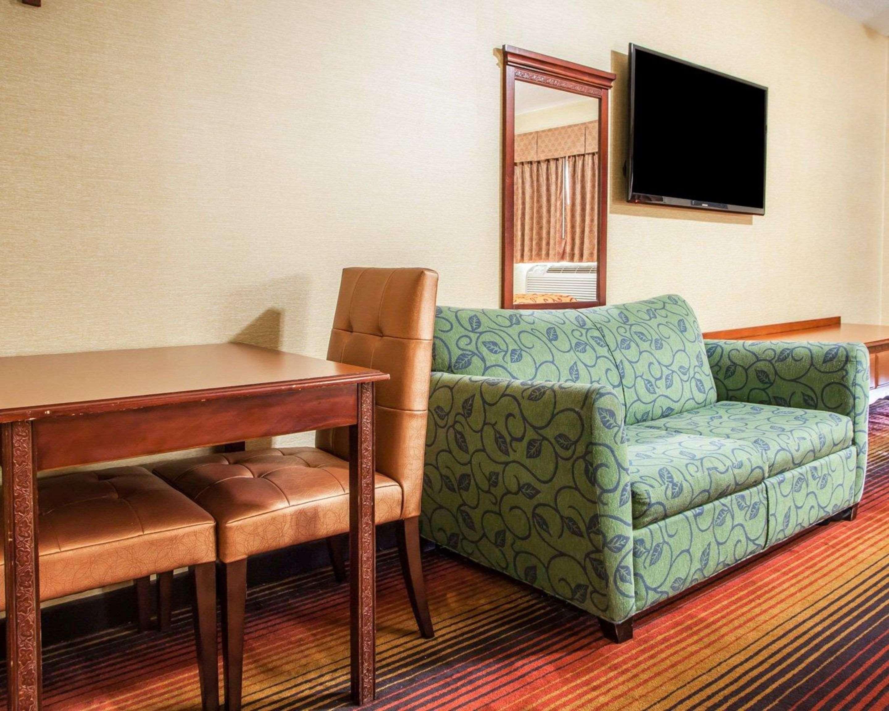 Rodeway Inn Jersey City Bagian luar foto
