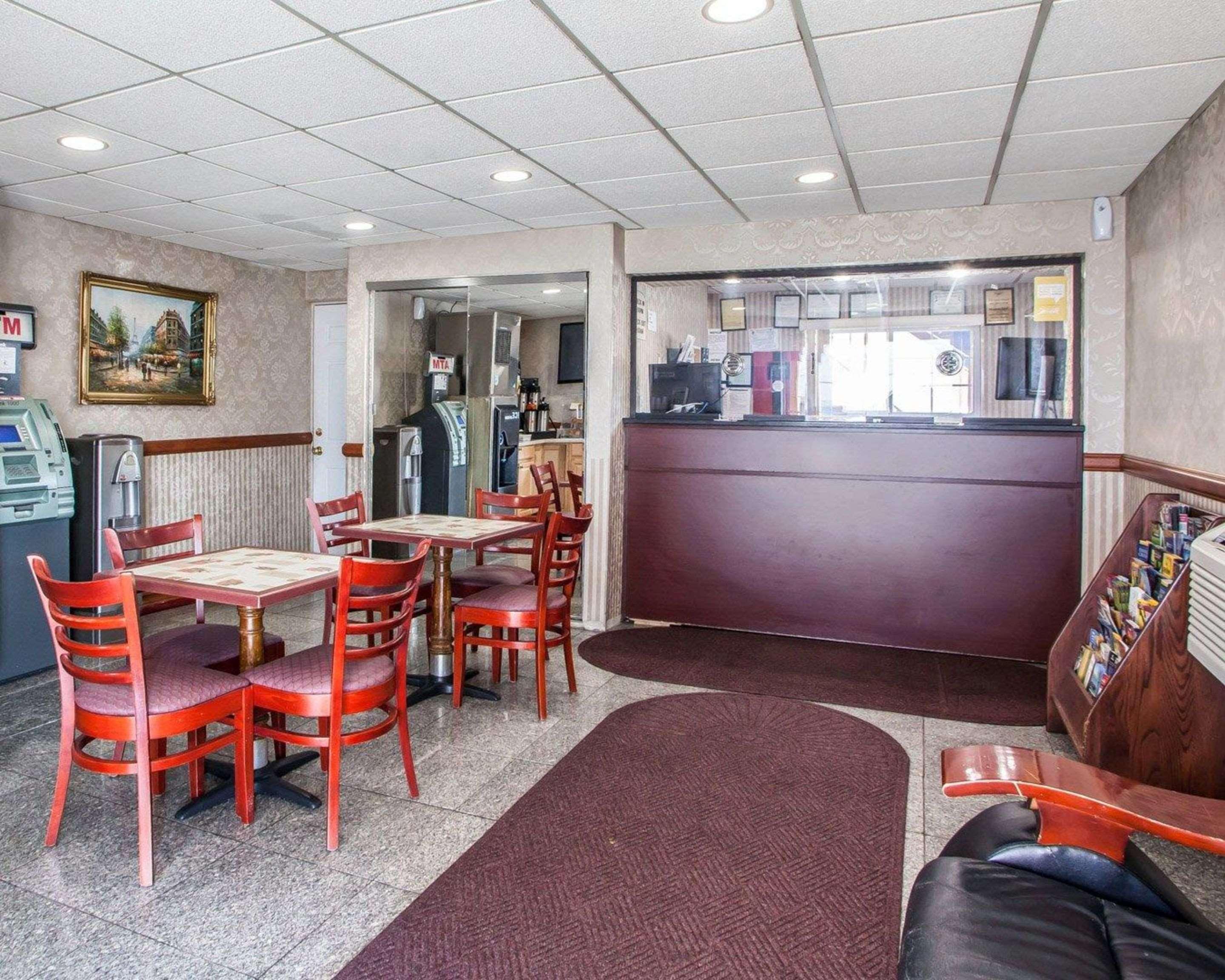 Rodeway Inn Jersey City Bagian luar foto