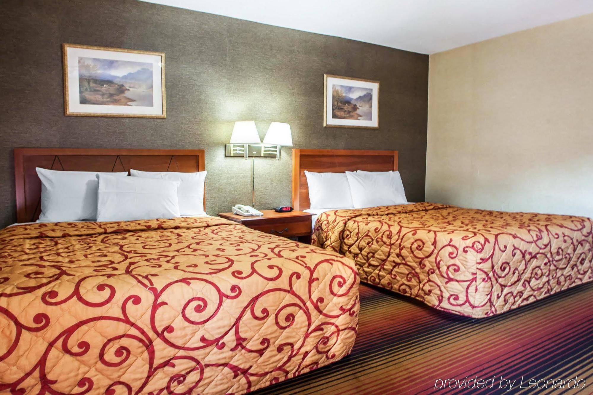 Rodeway Inn Jersey City Bagian luar foto