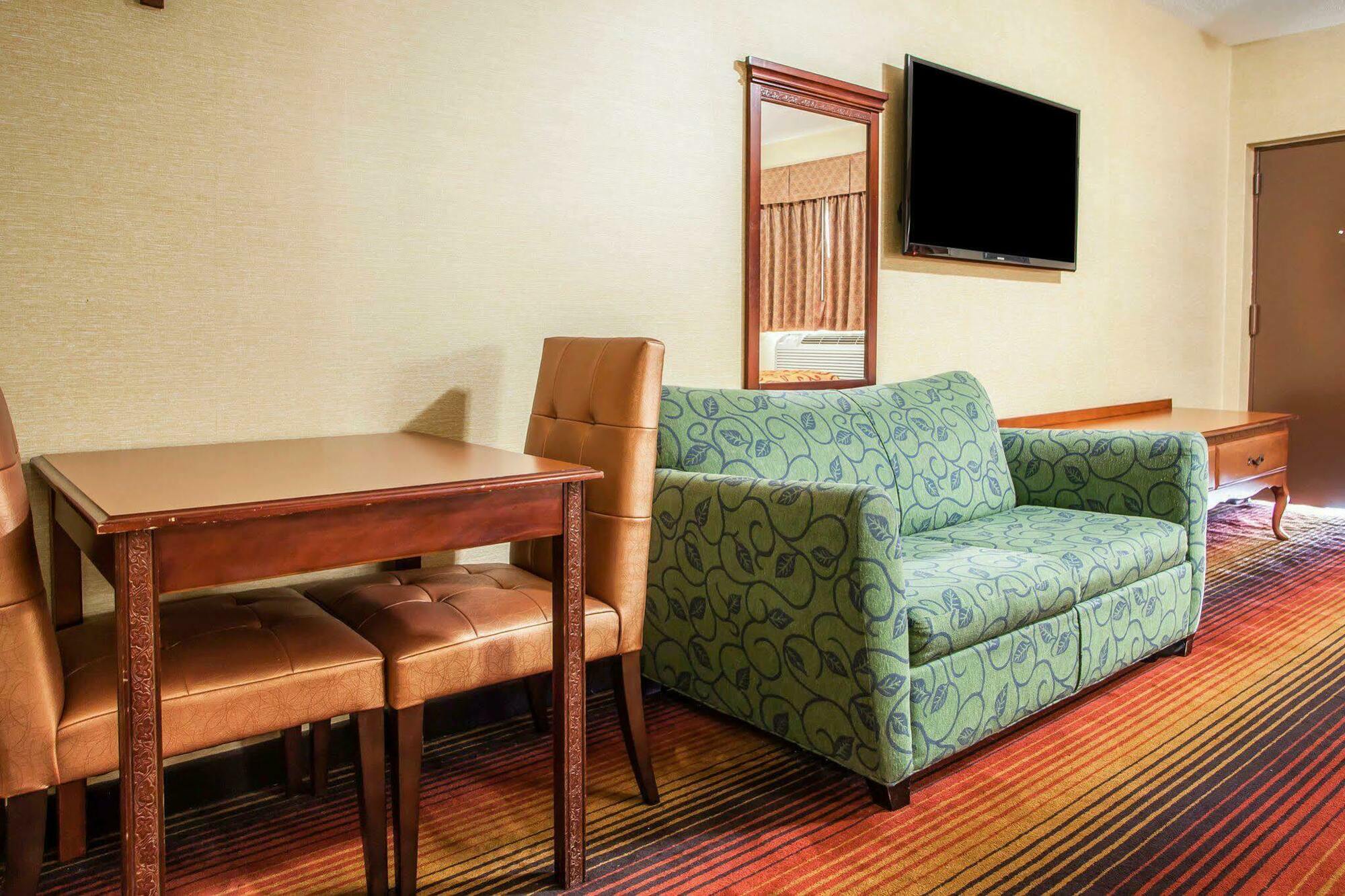 Rodeway Inn Jersey City Bagian luar foto