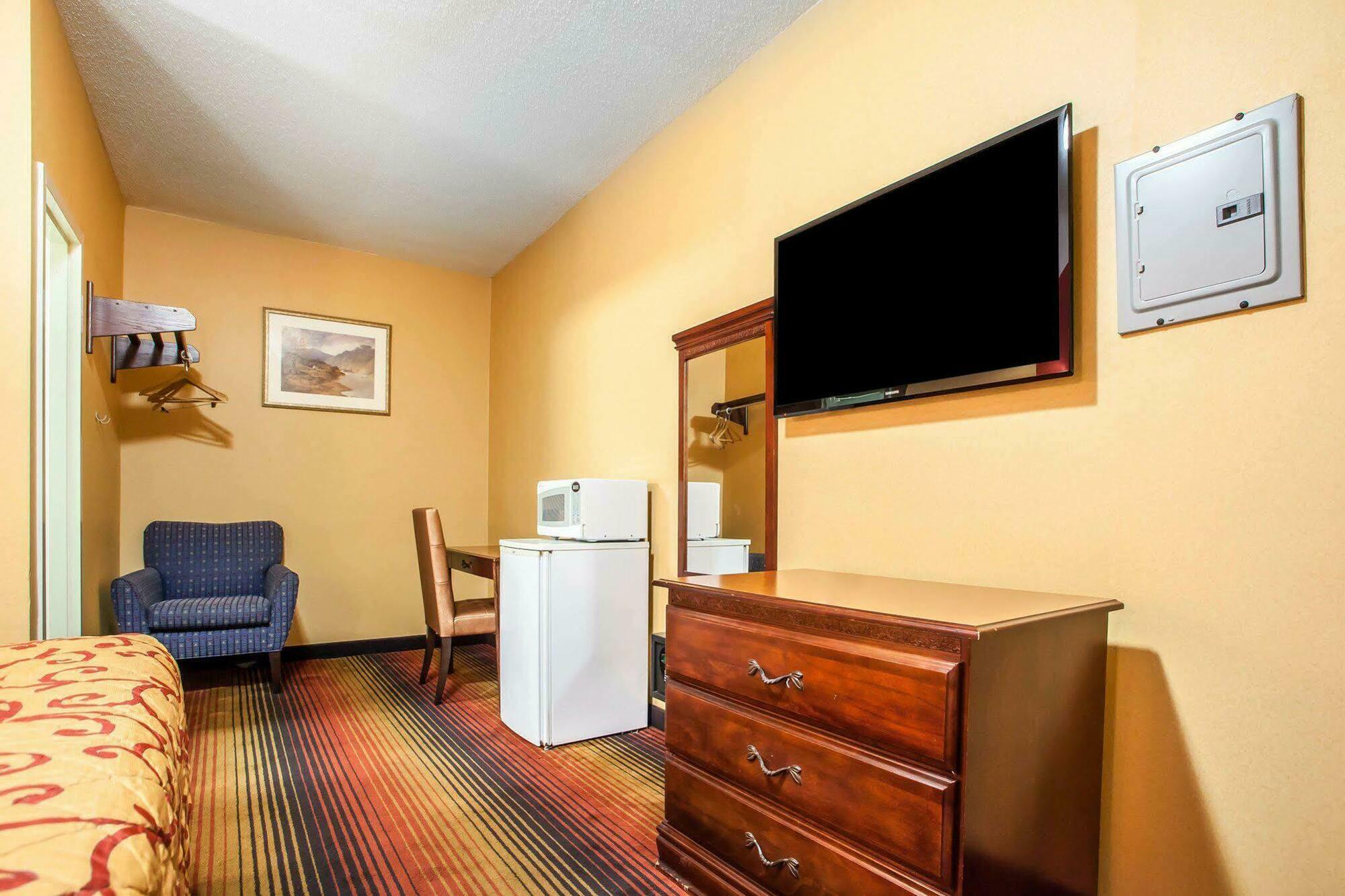 Rodeway Inn Jersey City Bagian luar foto